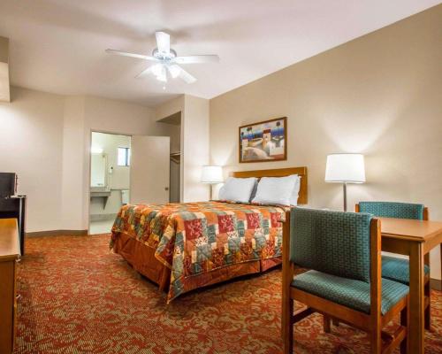 Rodeway Inn Encinitas North The 2-star Rodeway Inn Encinitas North offers comfort and convenience whether youre on business or holiday in Encinitas (CA). The property has everything you need for a comfortable stay. Service-mind