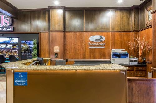 Econo Lodge Lake Elsinore Casino in Lake Elsinore, USA