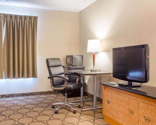 Comfort Inn Brantford Room Type - Queen Room - Non-Smoking