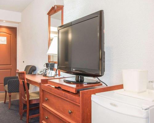 Double Room with Two Double Beds - Non-Smoking