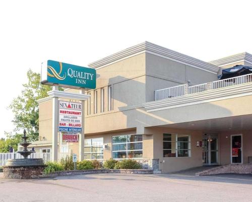 Quality Inn Mont-Laurier - Hotel