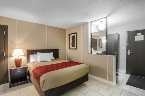 Econo Lodge Lloydminster