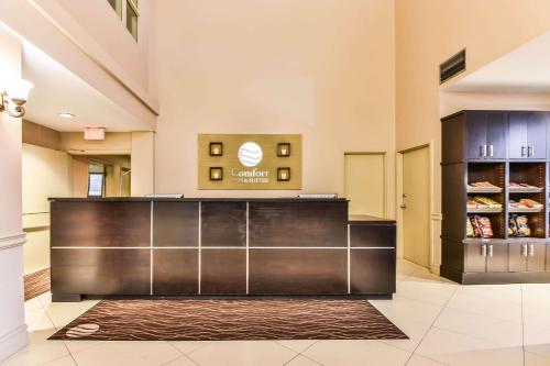 Comfort Inn & Suites Ambassador Bridge