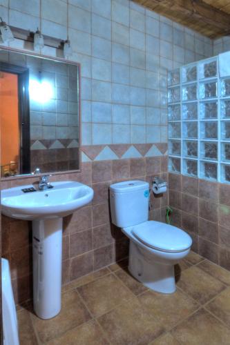 Hotel Chozos Rurales El Solitario (Baños de Montemayor) desde 99€ - Rumbo