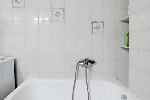 Athens Heartbeat - image 7