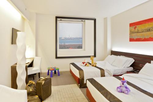 2 double beds