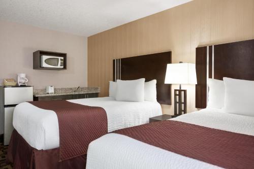 Days Inn by Wyndham Sylvan Lake