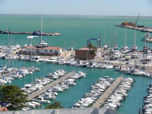 Létesítmények, Hotel del Port in San Carlos de la Rapita