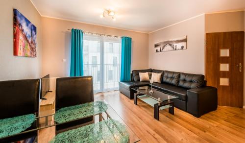 Apartament B&F Garbary Poznań Business & Family - Parking