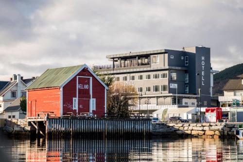 . Vestnes Fjordhotell