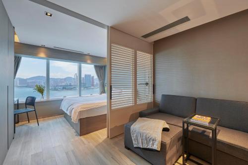 Harbour View Studio (North Tower)  image 5