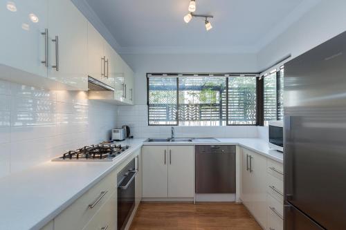 Kitchen, Cottesloe Sea Salt Abode in Perth