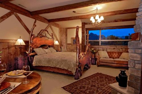 King Room with Balcony image 5