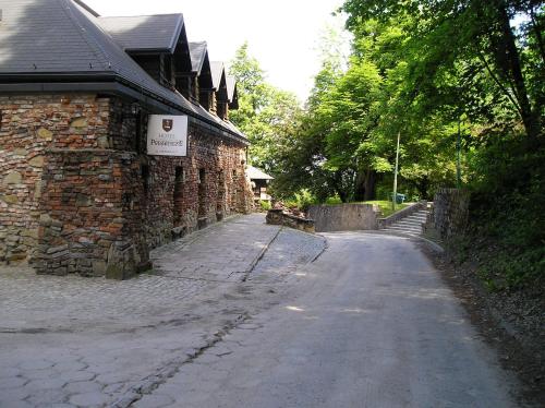 Hotel Podzamcze - image 2