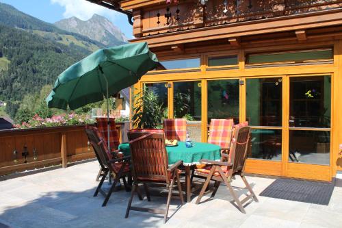 Erkély/terasz, Gästehaus ALPINA (Gastehaus ALPINA) in Dorfgastein városközpont
