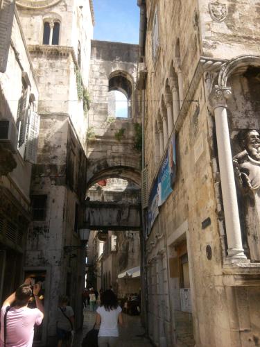 Private Apartments In Diocletians Palace - image 13