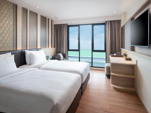 Twin room, deluxe, with views