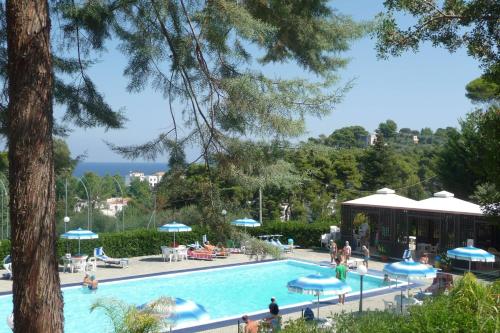  Happy Camp mobile homes in Camping Villaggio Internazionale in 71018 San Menaio