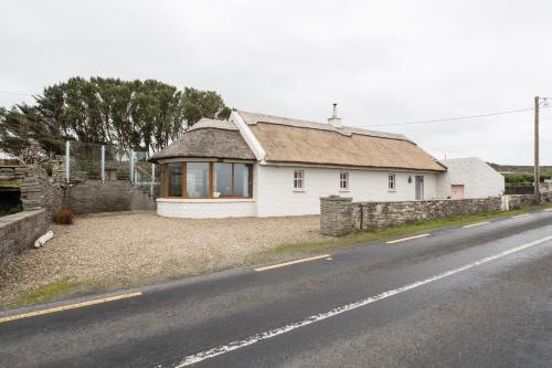 Storytellers Cottage - image 4