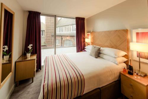 PREMIER SUITES Liverpool - image 8