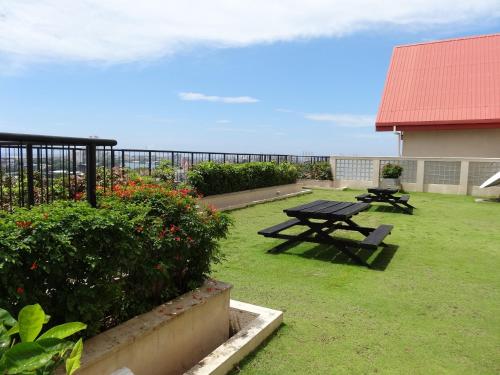 Garden, Hedgers Court Residencies - Otium Apartments in Maradana