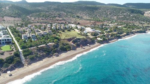 해변, Beach Villa Olivia in 네오코리오