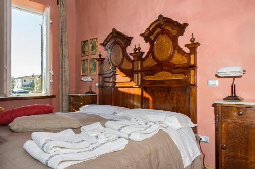 Double Room image 3