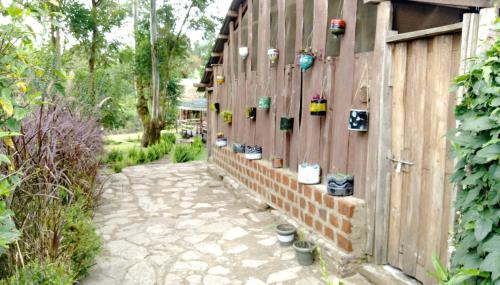 A szálláshely kívülről, Kalitusi Nature Resort in Fort Portal