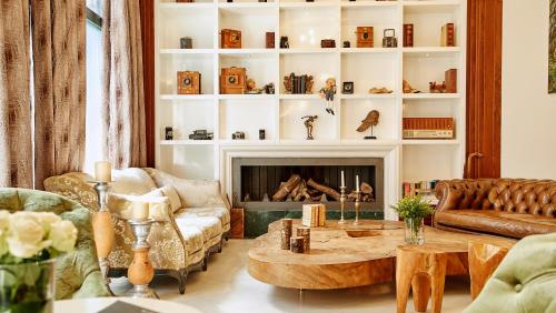 Dioni Boutique Hotel - image 7