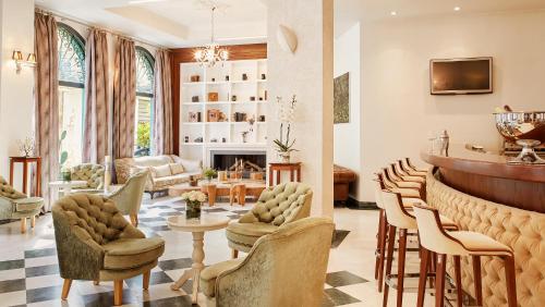Dioni Boutique Hotel - image 11