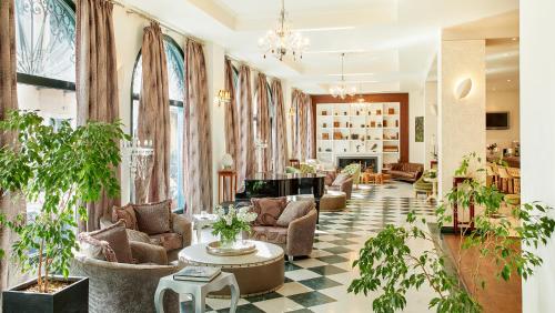 Dioni Boutique Hotel - image 8