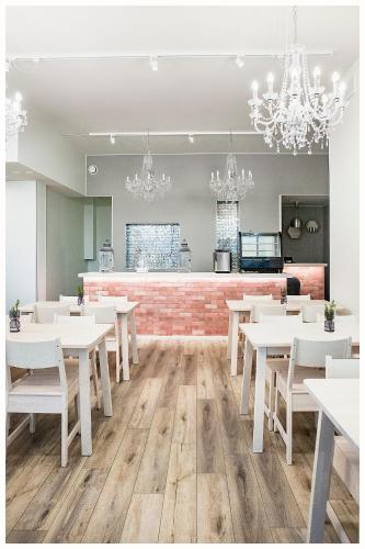 Crystal Arctic Suites - image 4