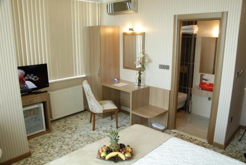 Lounge Hotel - image 6