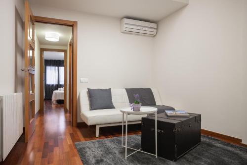 ApartsNouBcn Fira Barcelona - image 13