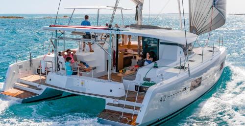 Luxury Catamaran Lagoon 42, AC & GN, Split