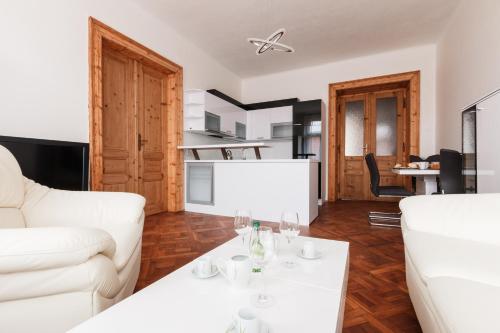 Prague Days - Stylish New Town Apartments, Прага (фото 7)