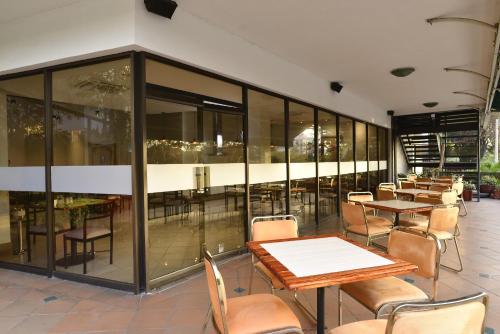 Restaurant, Torre de Cali Plaza Hotel in Cali