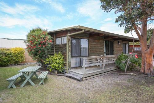 Lazy Acre Log Cabins