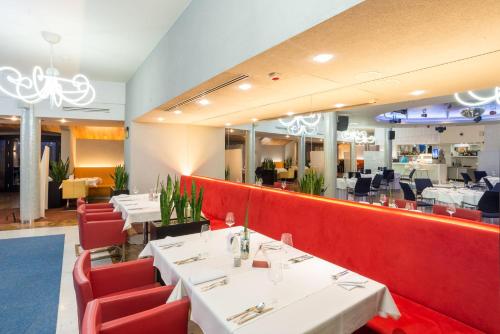 Niebieski Art Hotel & Spa - image 13