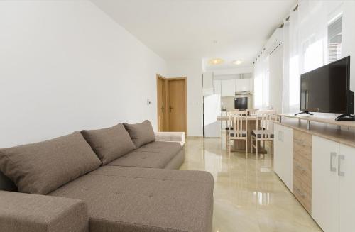 One-Bedroom apartment Standard image 10