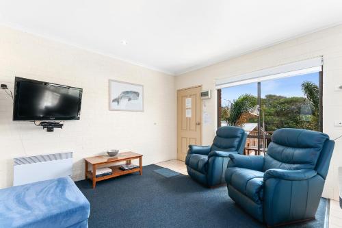 Allambi Holiday Apartments Stop at Allambi Holiday Apartments to discover the wonders of Gippsland Region. The property offers a high standard of service and amenities to suit the individual needs of all travelers. Family room,