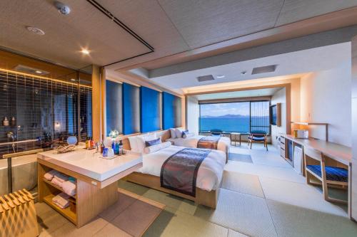 room detail thumbnail 1