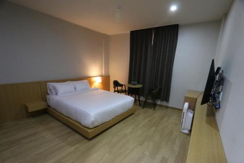 Daedunsan Hotel The 3-star Daedunsan Hotel offers comfort and convenience whether youre on business or holiday in Wanju. The property features a wide range of facilities to make your stay a pleasant experience. Serv