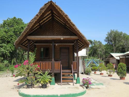 Cemara Indah Bungalow & Dorm