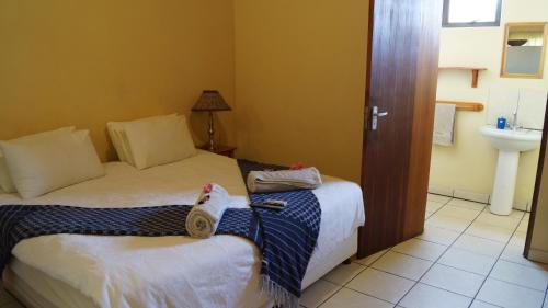 Guestroom, Reefteach Lodge in Mbazwana