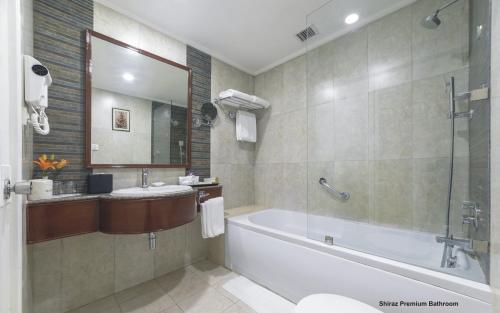Hotel Clarks Shiraz, Agra