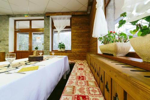 Étterem, Hotel Superski in Cavnic