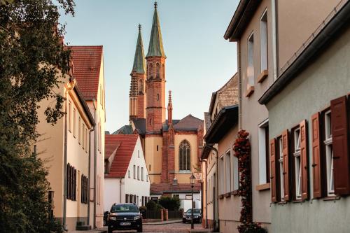 Hotel Prinz Heinrich 4.8km von Schwielowsee entfernt