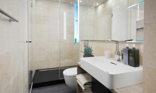 Living Hotel Frankfurt - image 11