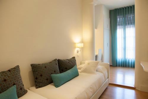Twin Room image 1
